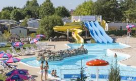 Piscine avec toboggan dans le Loir et Cher