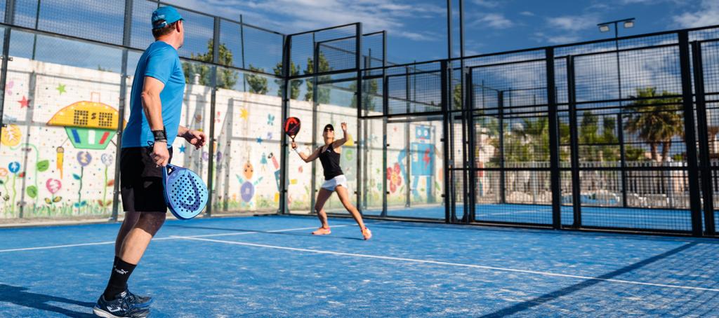 Padel tennis au camping Les Sables du Midi